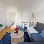 Central City Apartment - 2 Bedroom With Netflix