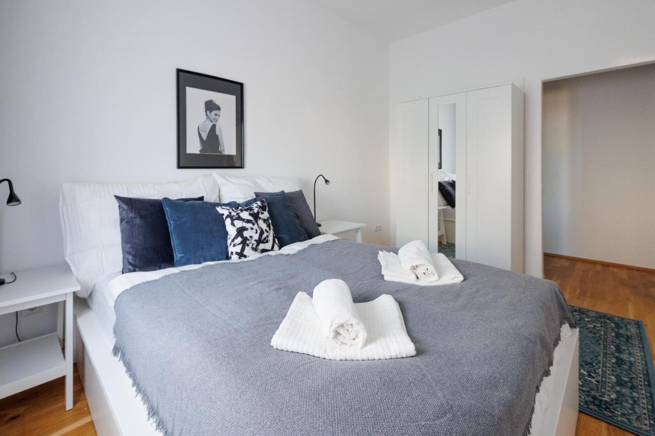 Central City - 2 Bedroom With Netflix Apartament Wiedeń